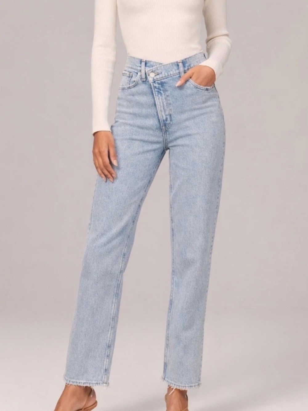 Abercrombie & Fitch 90s Straight Ultra High Rise Jeans Women 25/0 Light Wash
